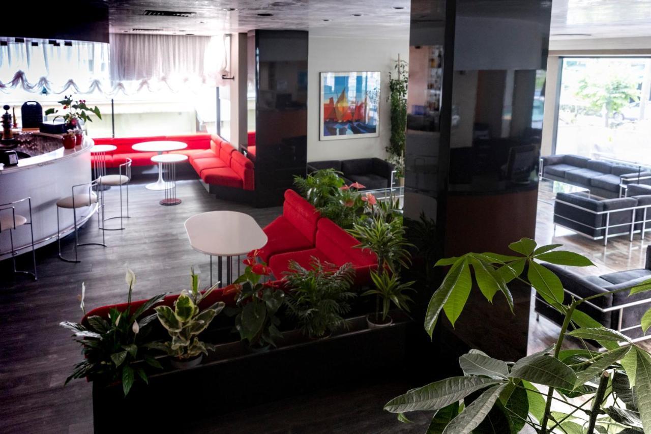 Hotel Derby Ріміні Екстер'єр фото