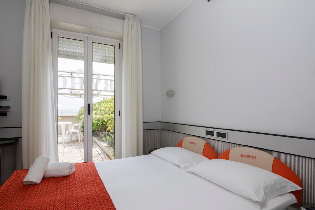 Hotel Derby Ріміні Екстер'єр фото