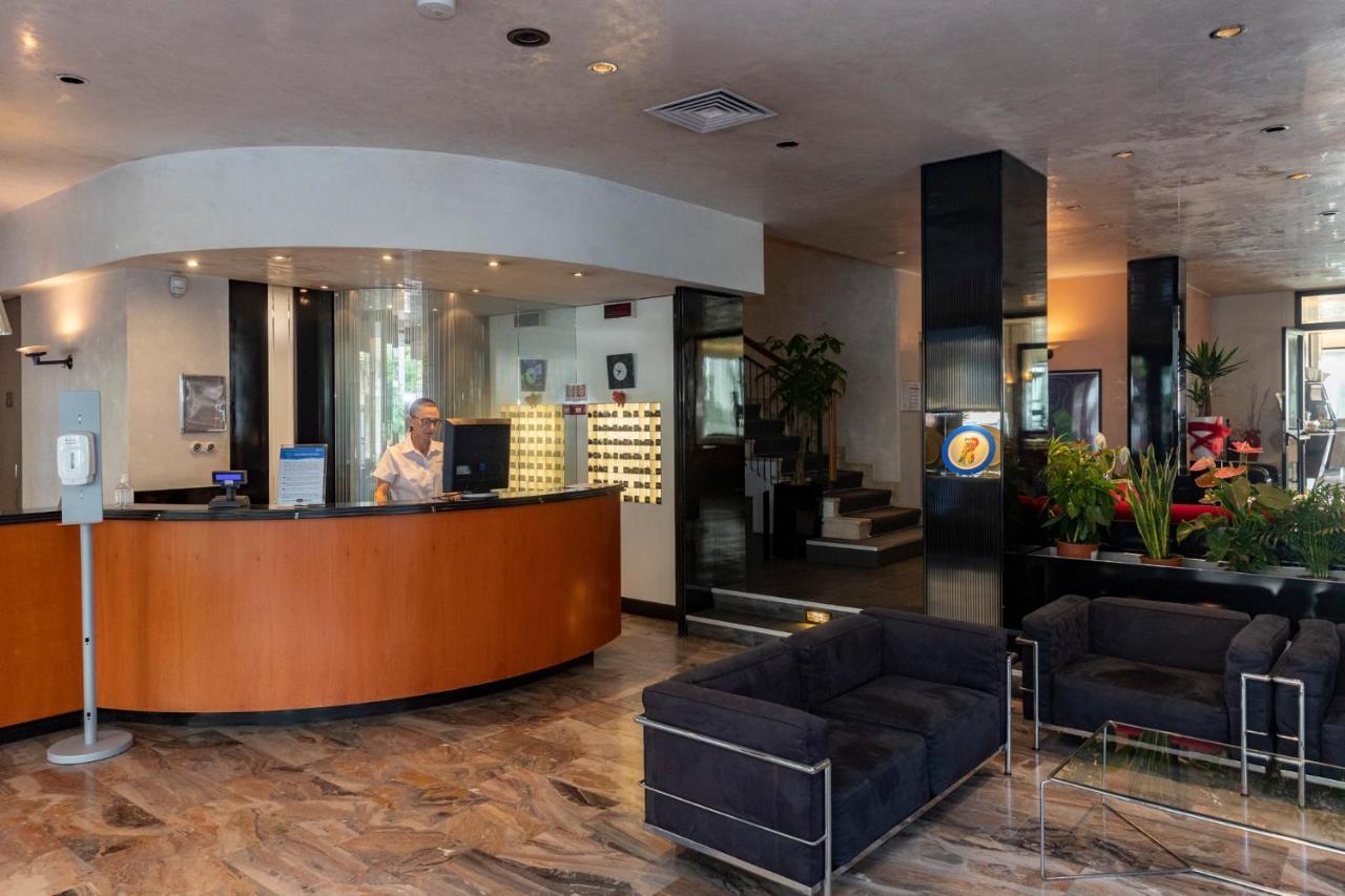 Hotel Derby Ріміні Екстер'єр фото