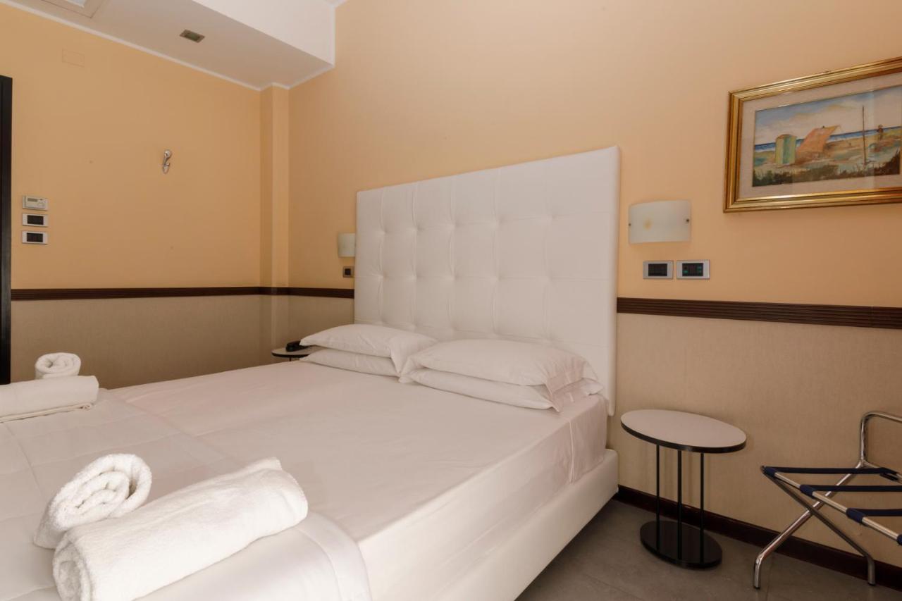 Hotel Derby Ріміні Екстер'єр фото